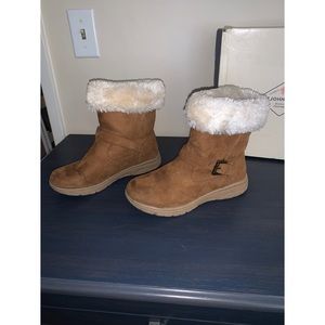 St John’s Bay Cole Short Boots Size 6 Womens